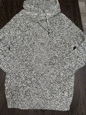 Bershka Marled Knit Hooded Sweater in Black and White